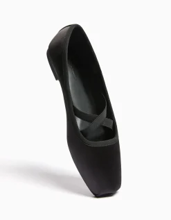 BERSHKA Ballerines satinées élastiques Noir Hot