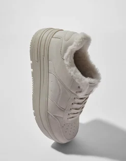 BERSHKA Baskets plateforme avec fausse fourrure Écru Discount