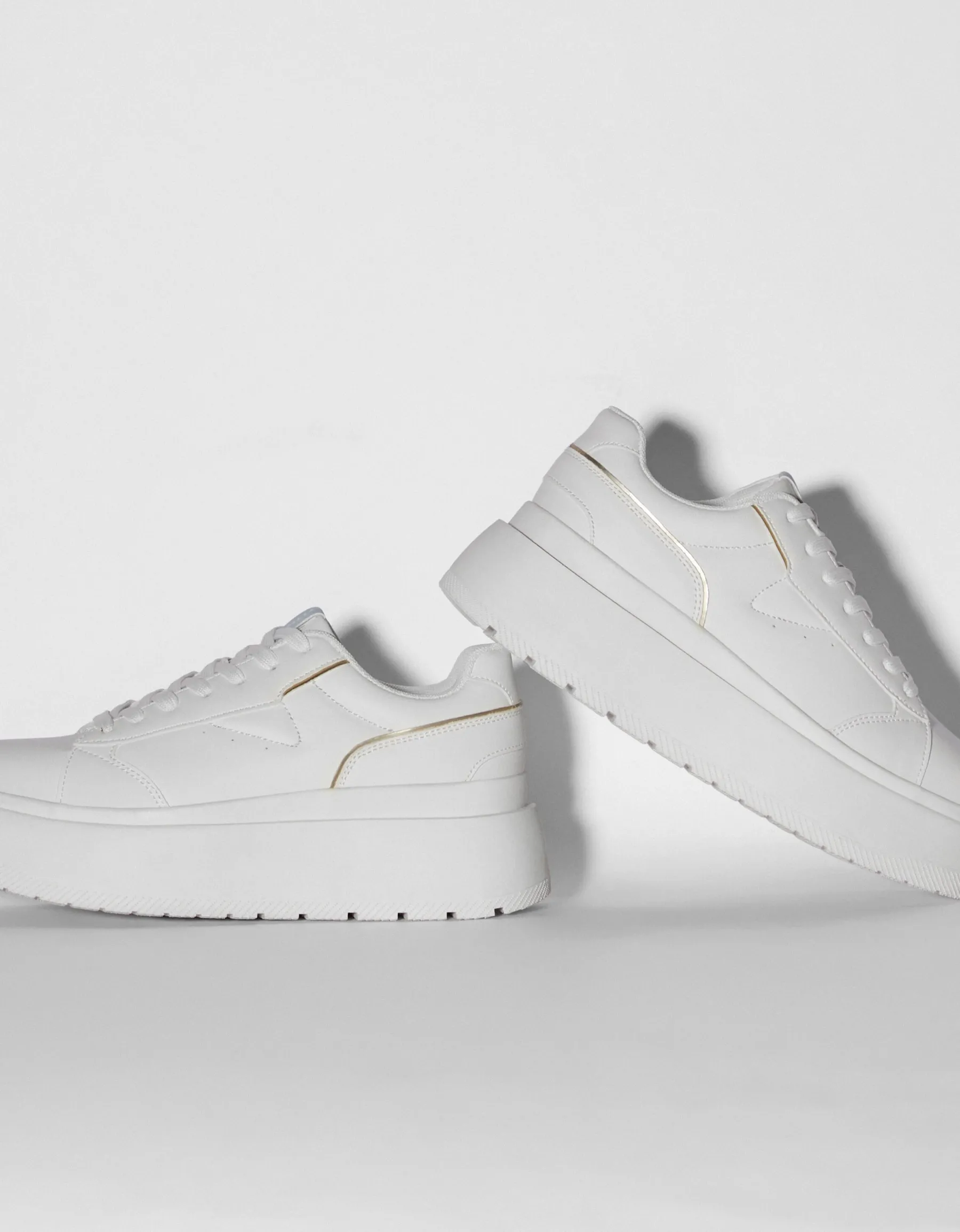 BERSHKA Baskets plateforme détails métallisés Blanc Shop