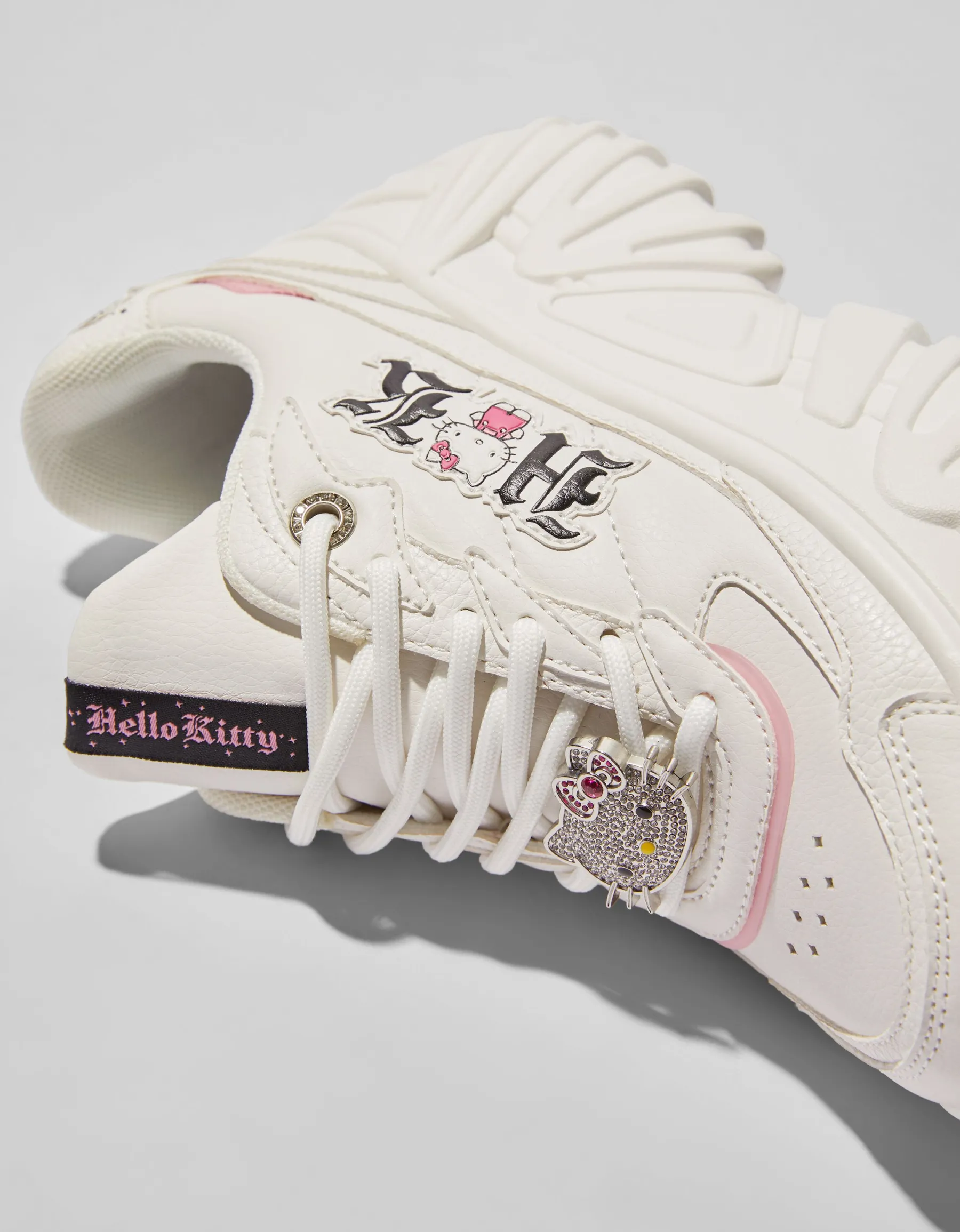 BERSHKA Baskets plateforme Hello Kitty bijou Blanc Cheap