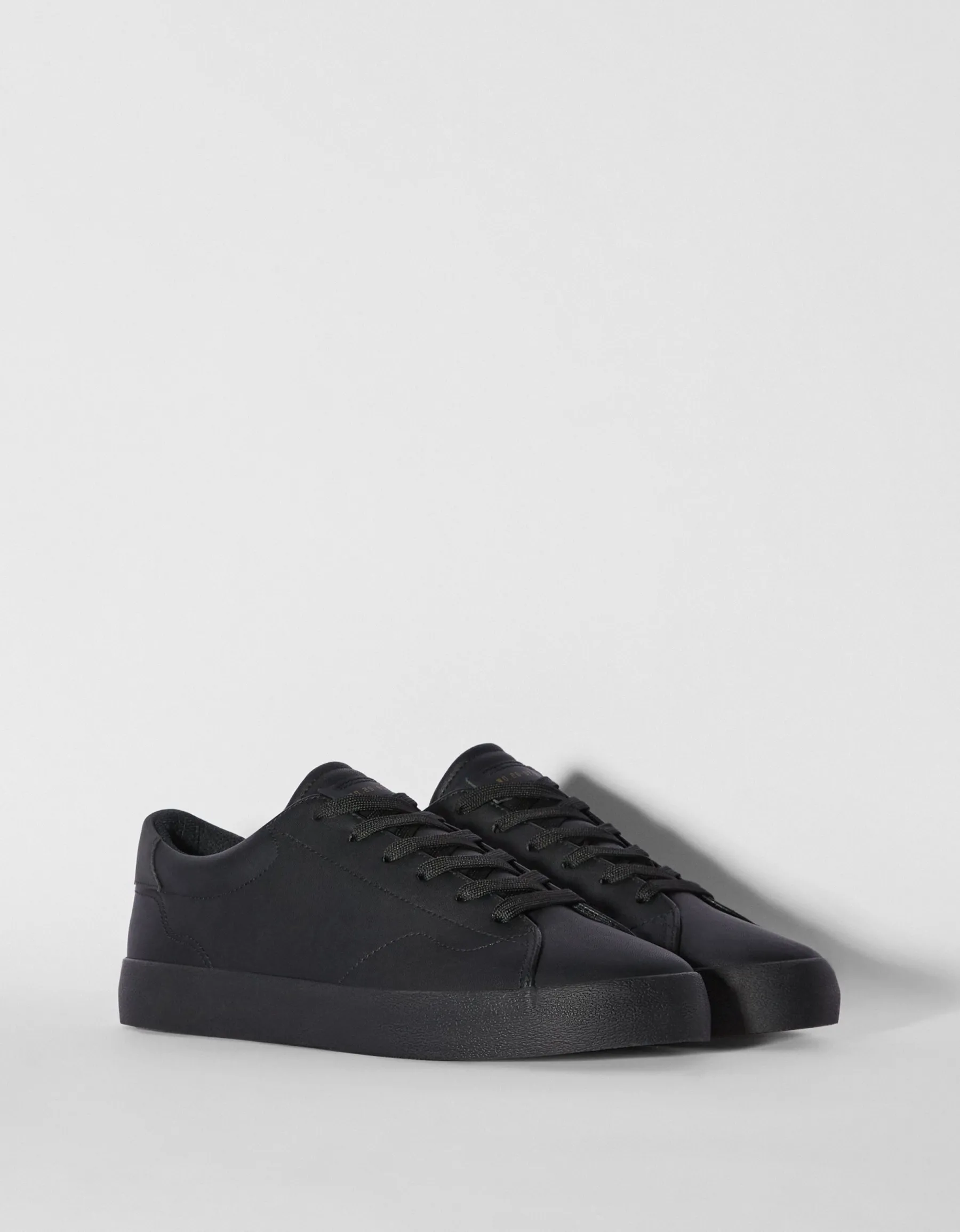 BERSHKA Baskets unies homme. Blanc Fashion