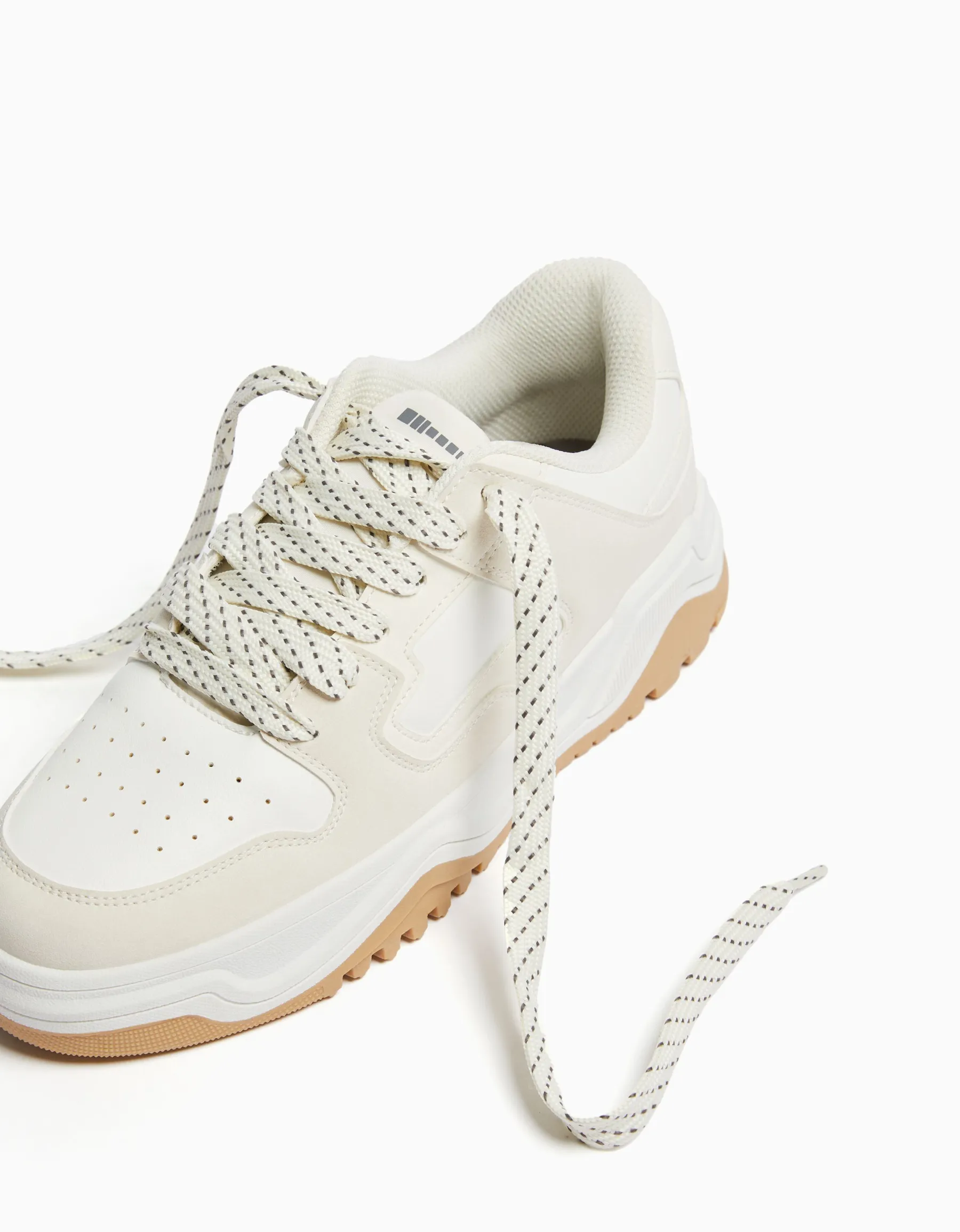 BERSHKA Baskets volume Sable New