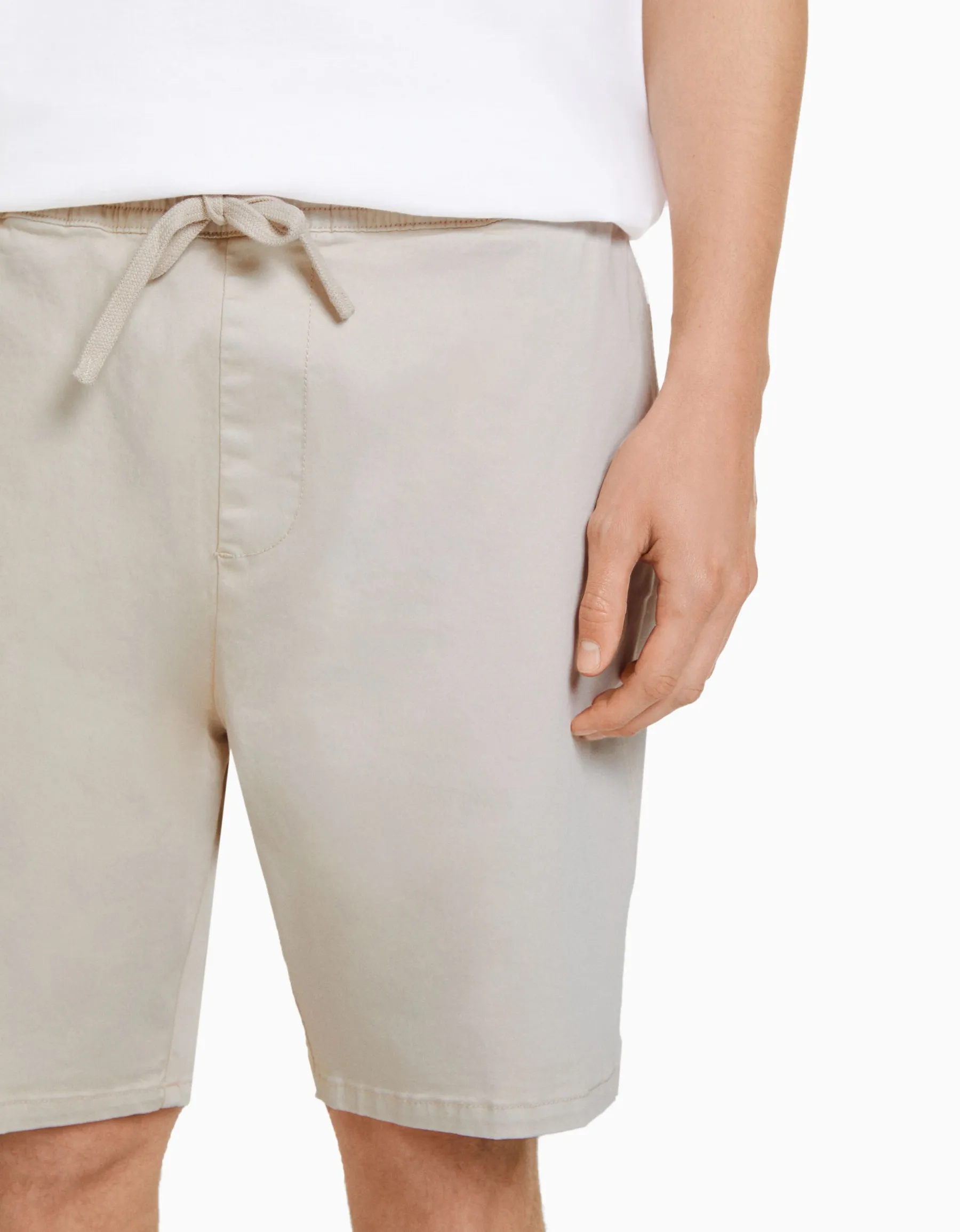 BERSHKA Bermuda style jogger Kaki Clearance