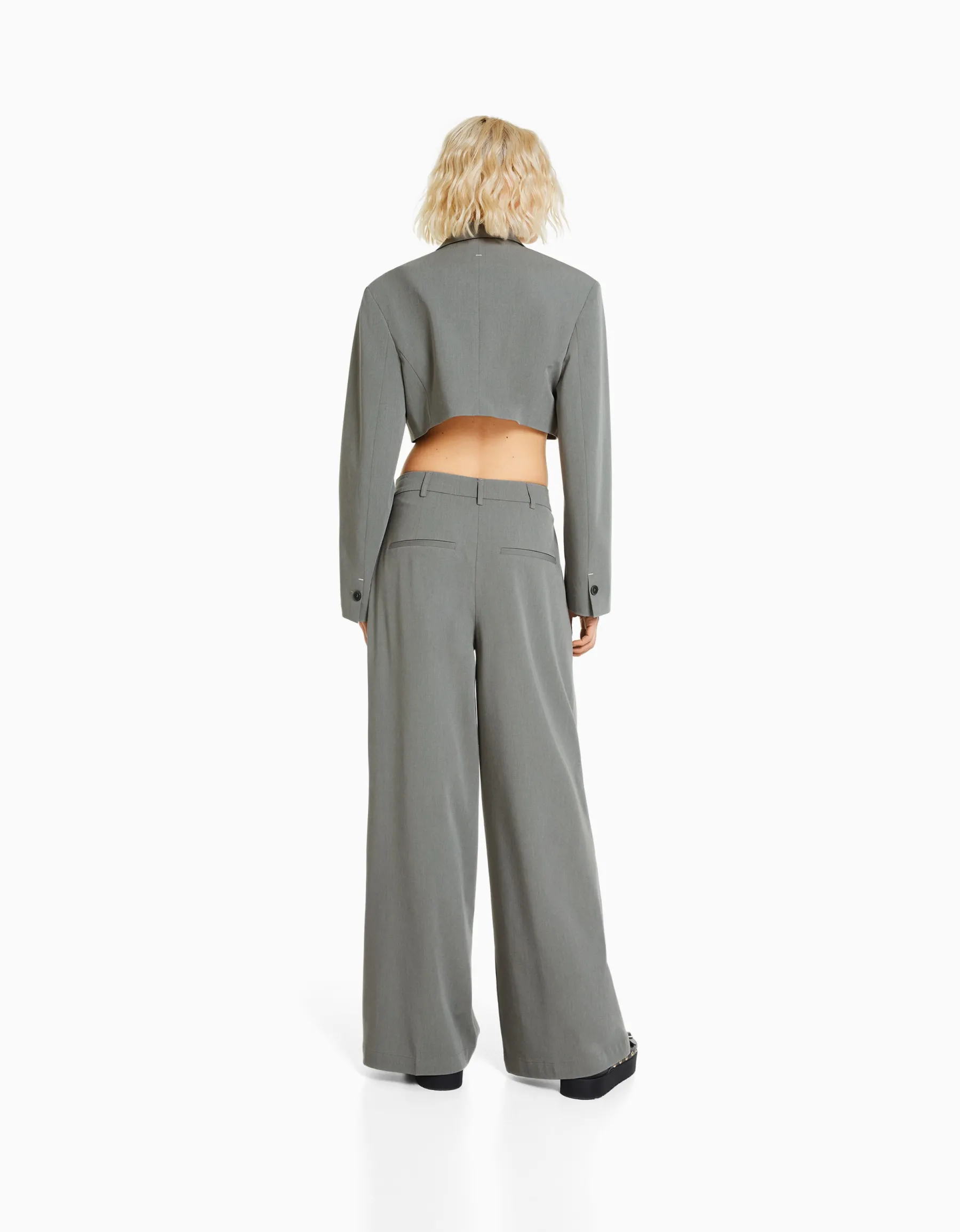 BERSHKA Blazer tailoring cropped Gris Store