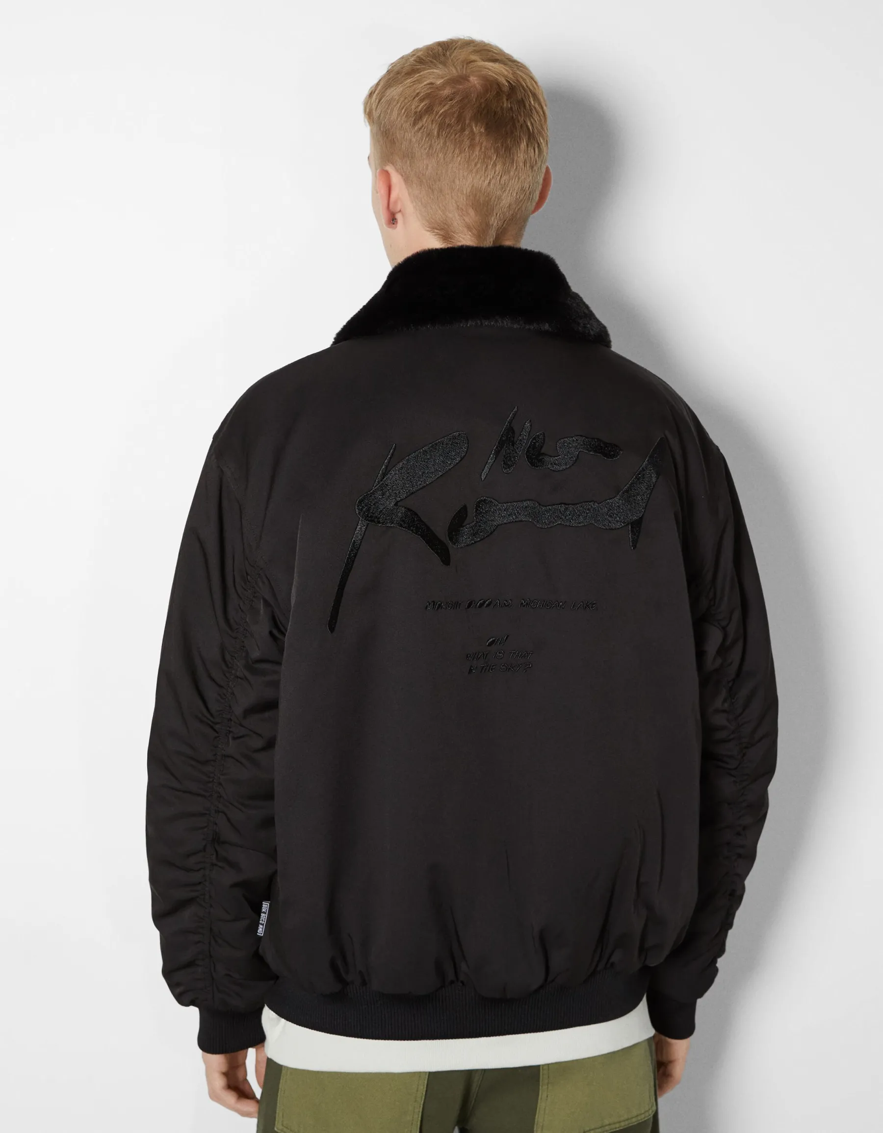 BERSHKA Blouson bomber col fourrure Noir Sale