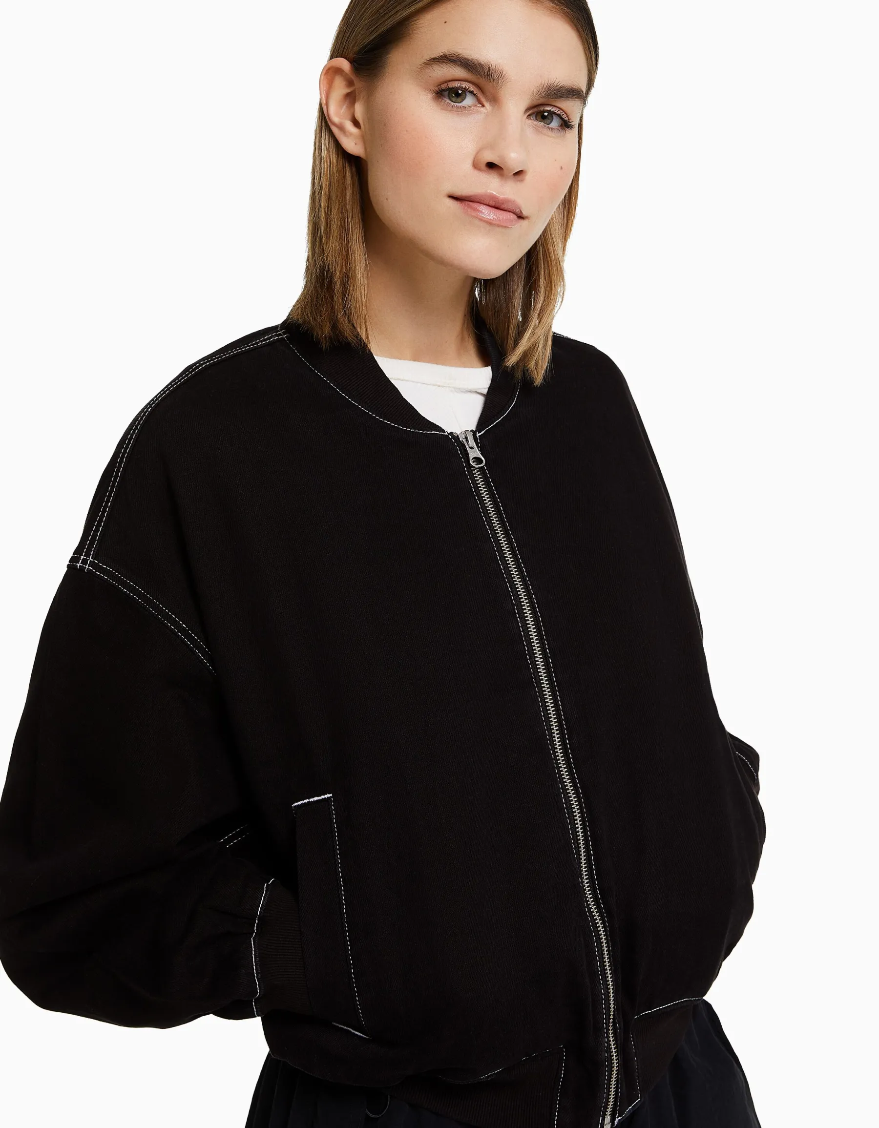 BERSHKA Blouson bomber denim fil contraste Blanc cassé Flash Sale