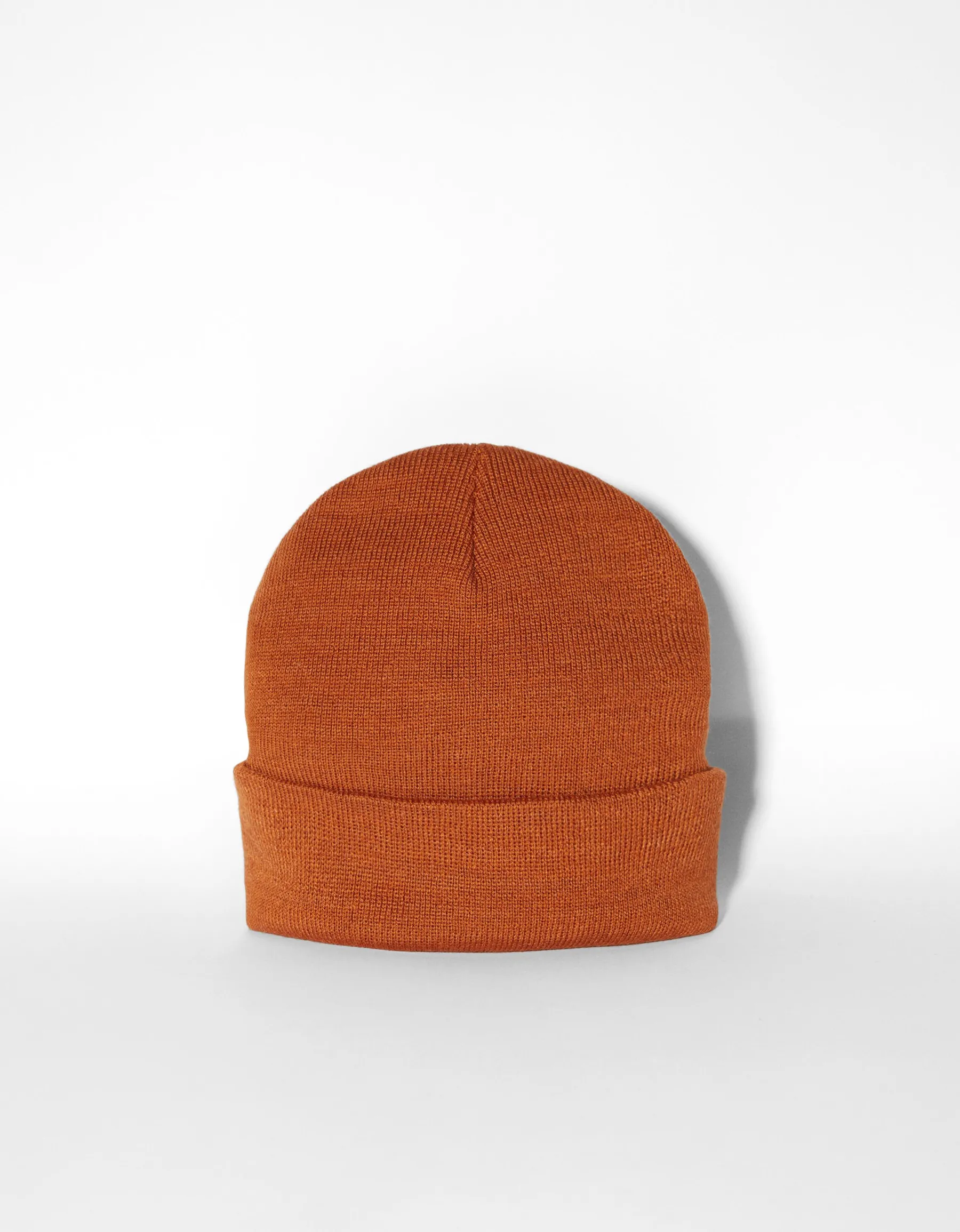 BERSHKA Bonnet basic Camel Best