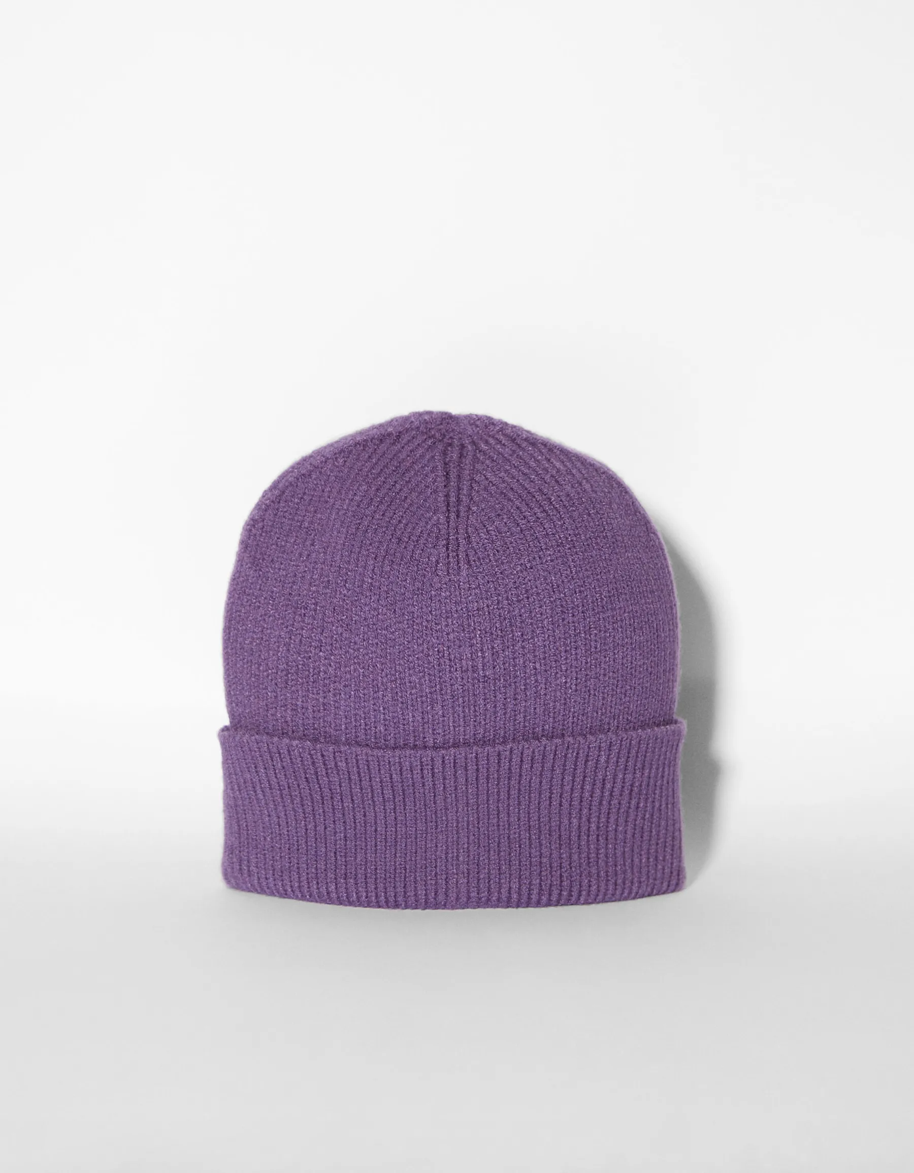 BERSHKA Bonnet court Violet Store