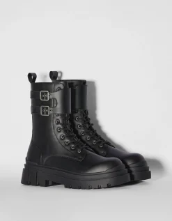 BERSHKA Bottes à lacets avec boucles homme Noir Online