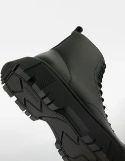 BERSHKA Bottes à lacets semelle crantée homme Noir Store