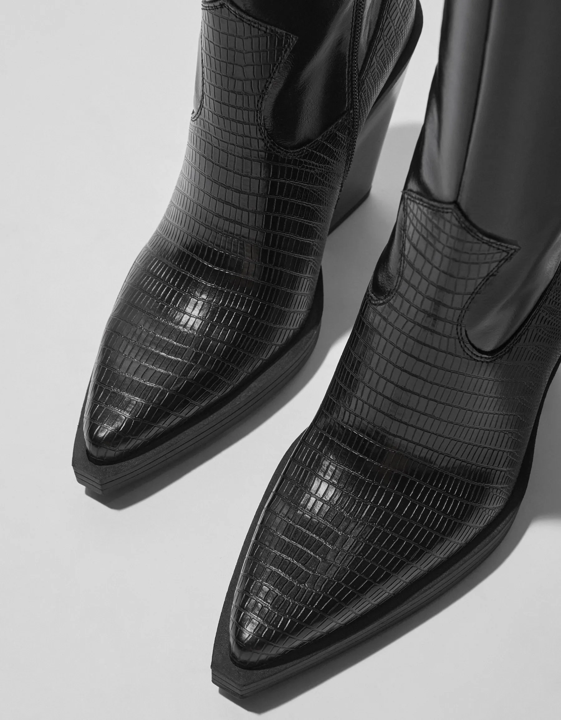 BERSHKA Bottes talon cowboy Noir Fashion