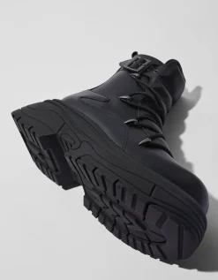 BERSHKA Bottes volume avec boucles homme Noir Store