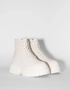 BERSHKA Bottines à lacets plateforme rayée Écru Fashion