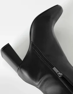 BERSHKA Bottines à talon moulantes Écru Best Sale