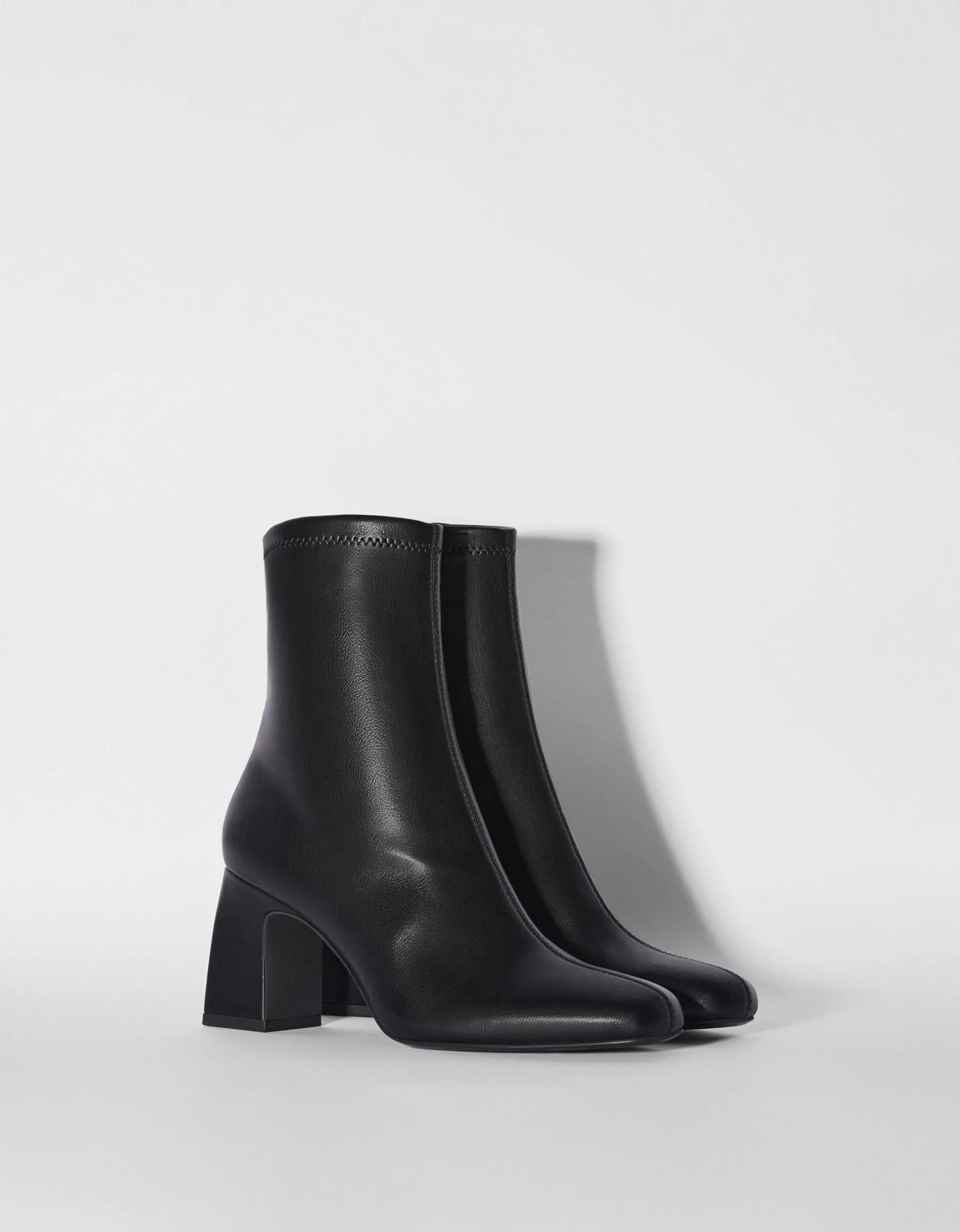 BERSHKA Bottines à talon moulantes Noir Hot
