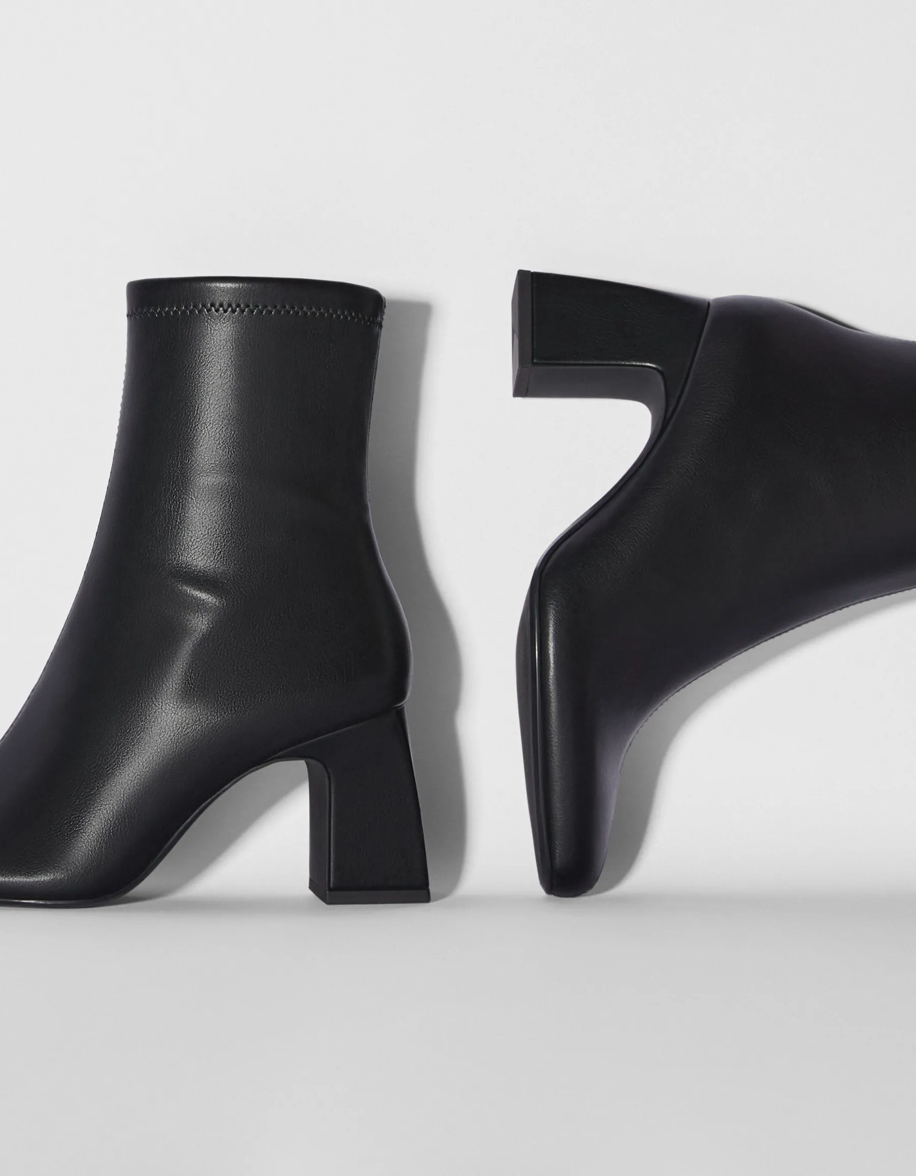 BERSHKA Bottines à talon moulantes Noir Hot