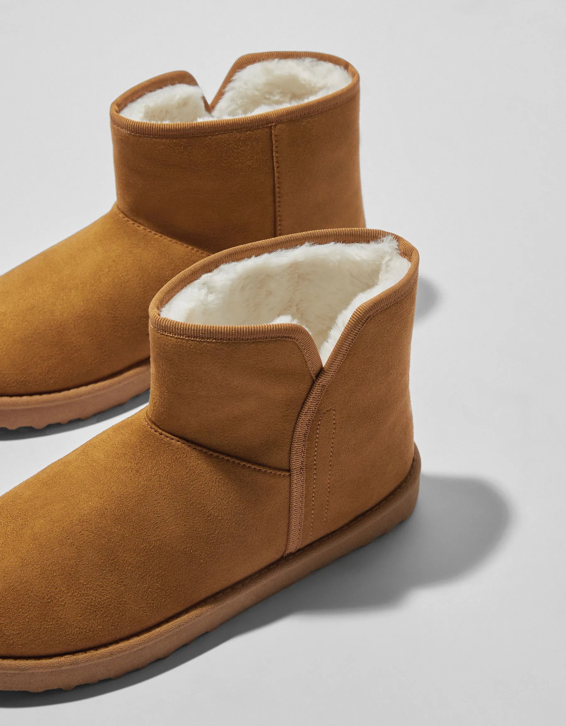 BERSHKA Bottines doublure fausse fourrure Camel Fashion