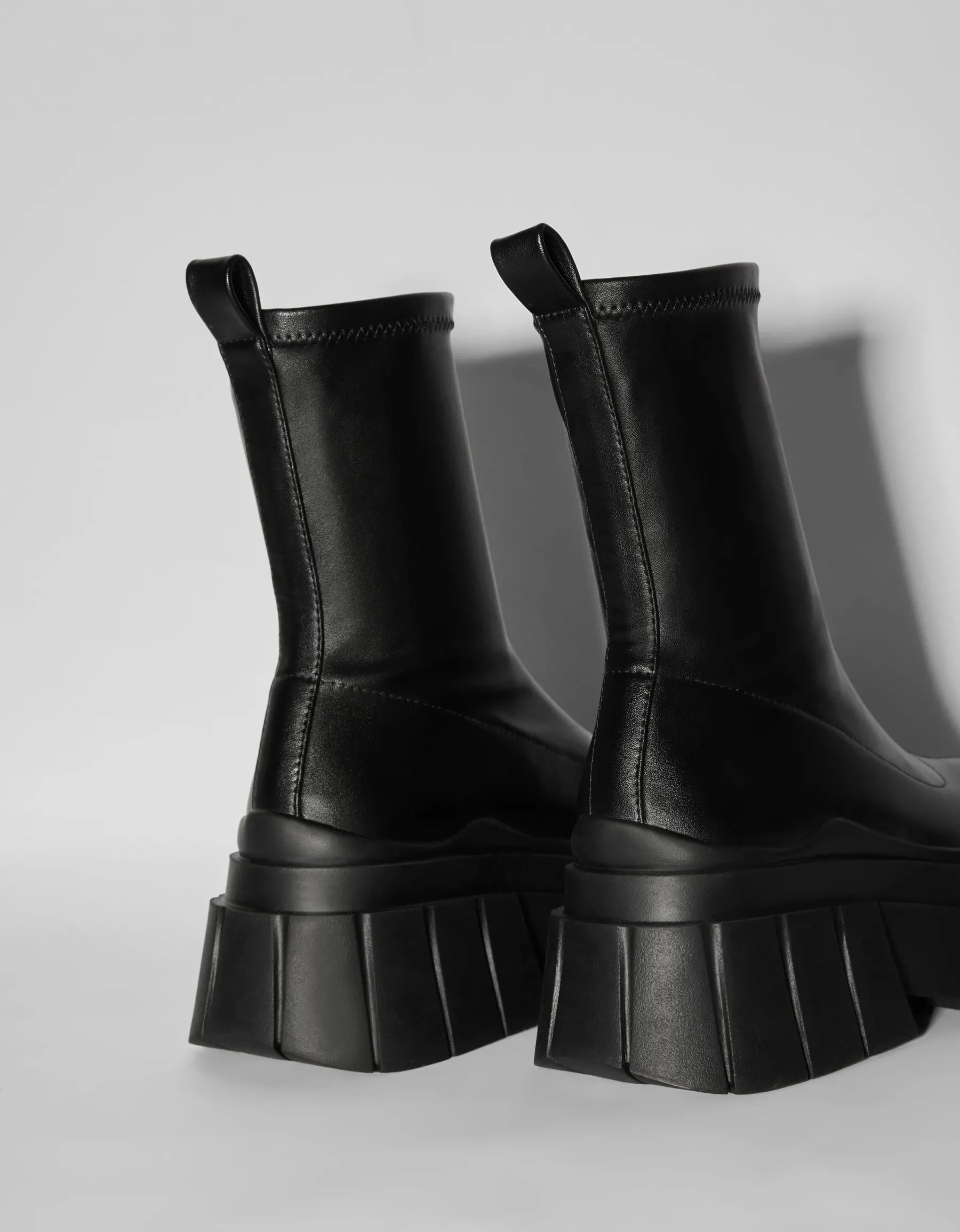 BERSHKA Bottines plateforme moulantes Noir Shop