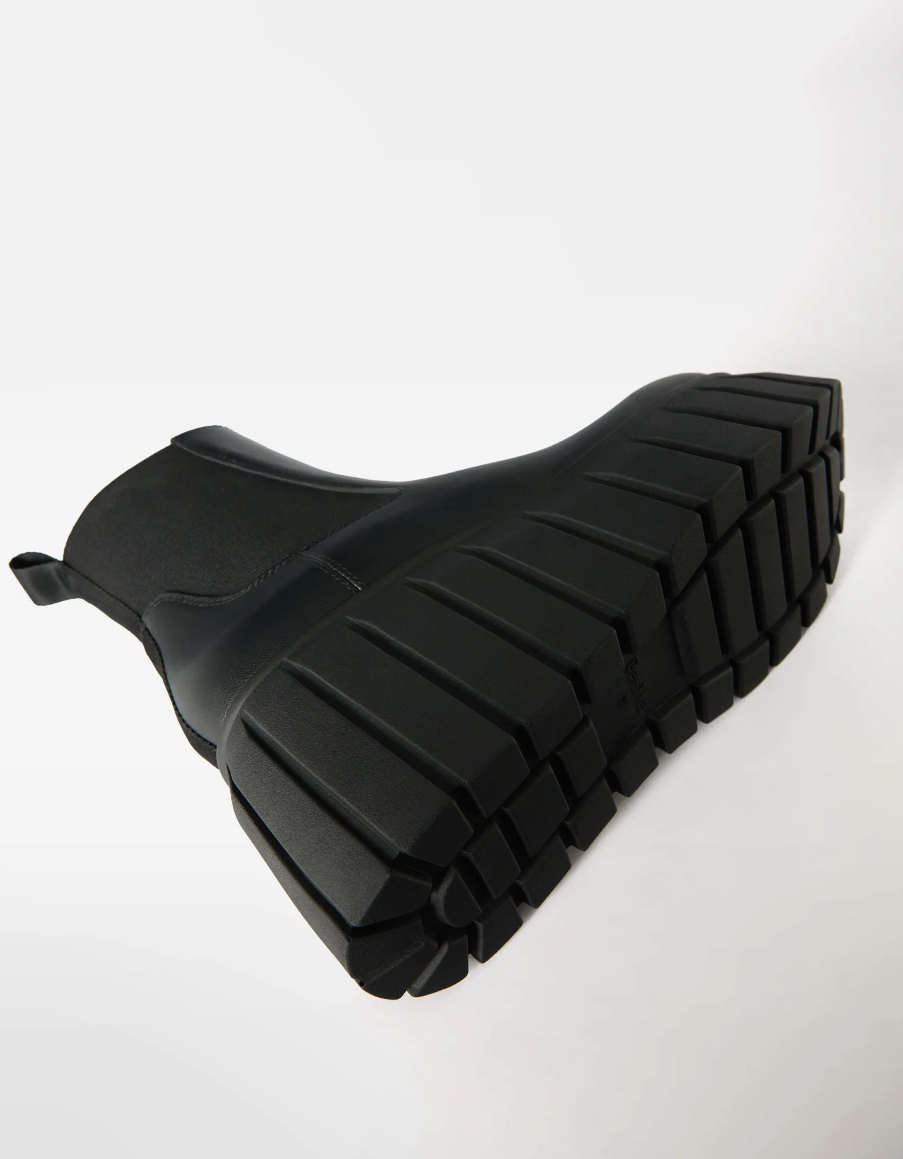 BERSHKA Bottines plateforme XL élastiquées Noir Fashion