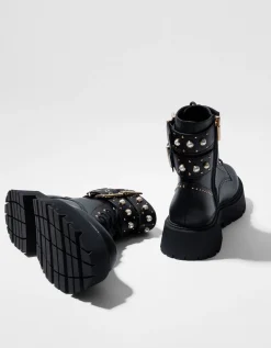 BERSHKA Bottines plates avec perles et rivets Noir Cheap