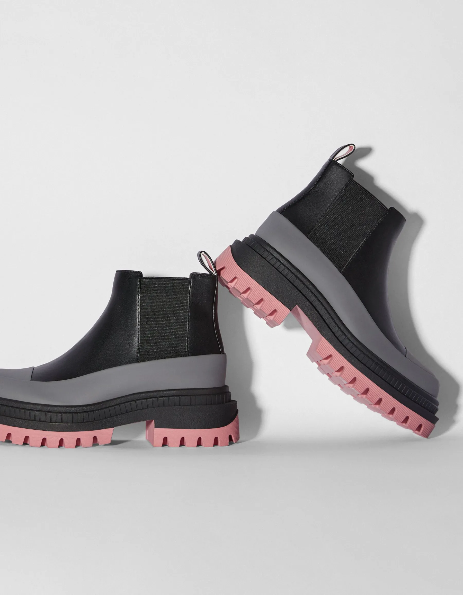BERSHKA Bottines plates semelle colorée Multicouleur Online