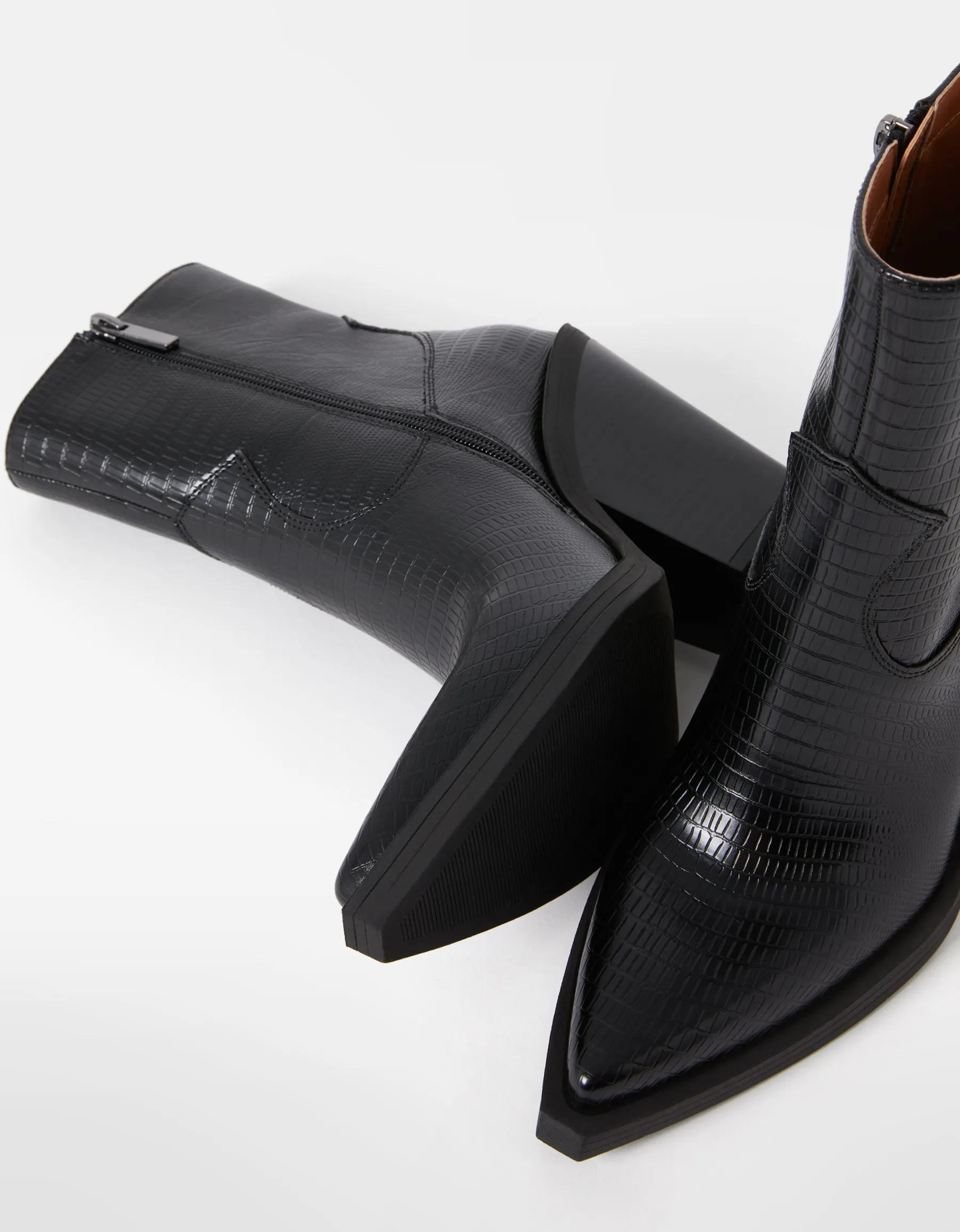 BERSHKA Bottines talon cowboy Noir Discount
