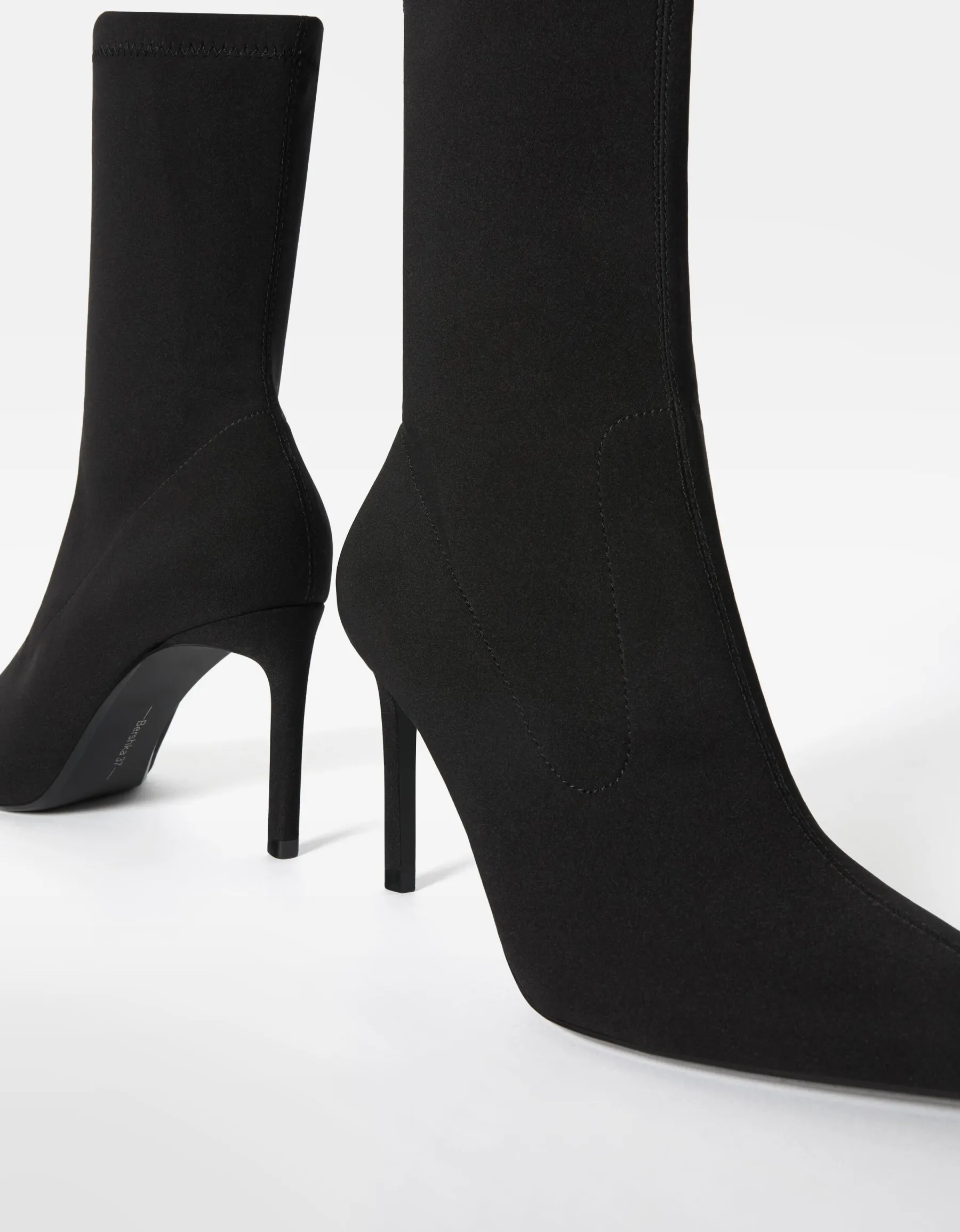 BERSHKA Bottines talon moulantes Noir Shop