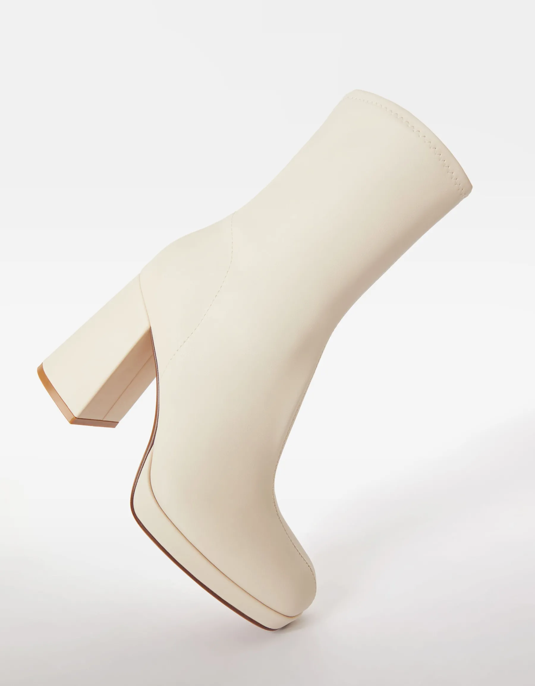 BERSHKA Bottines talon moulantes mini plateforme Écru Outlet