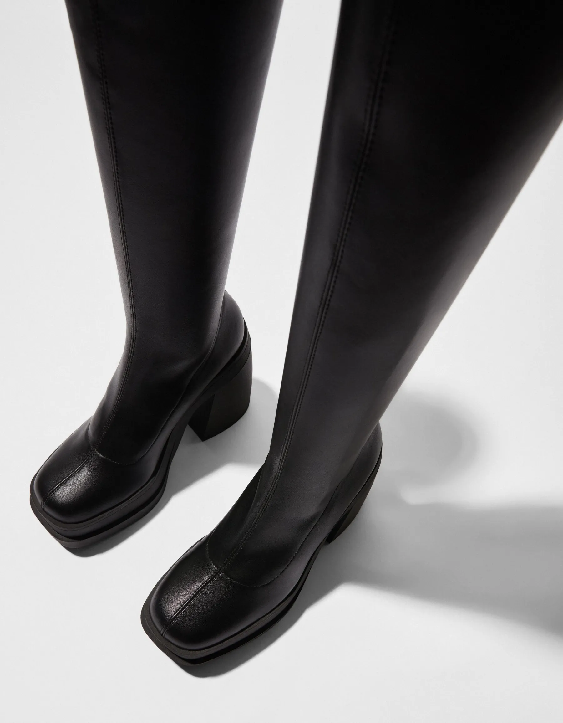 BERSHKA Bottines talon plateforme moulantes Noir Flash Sale
