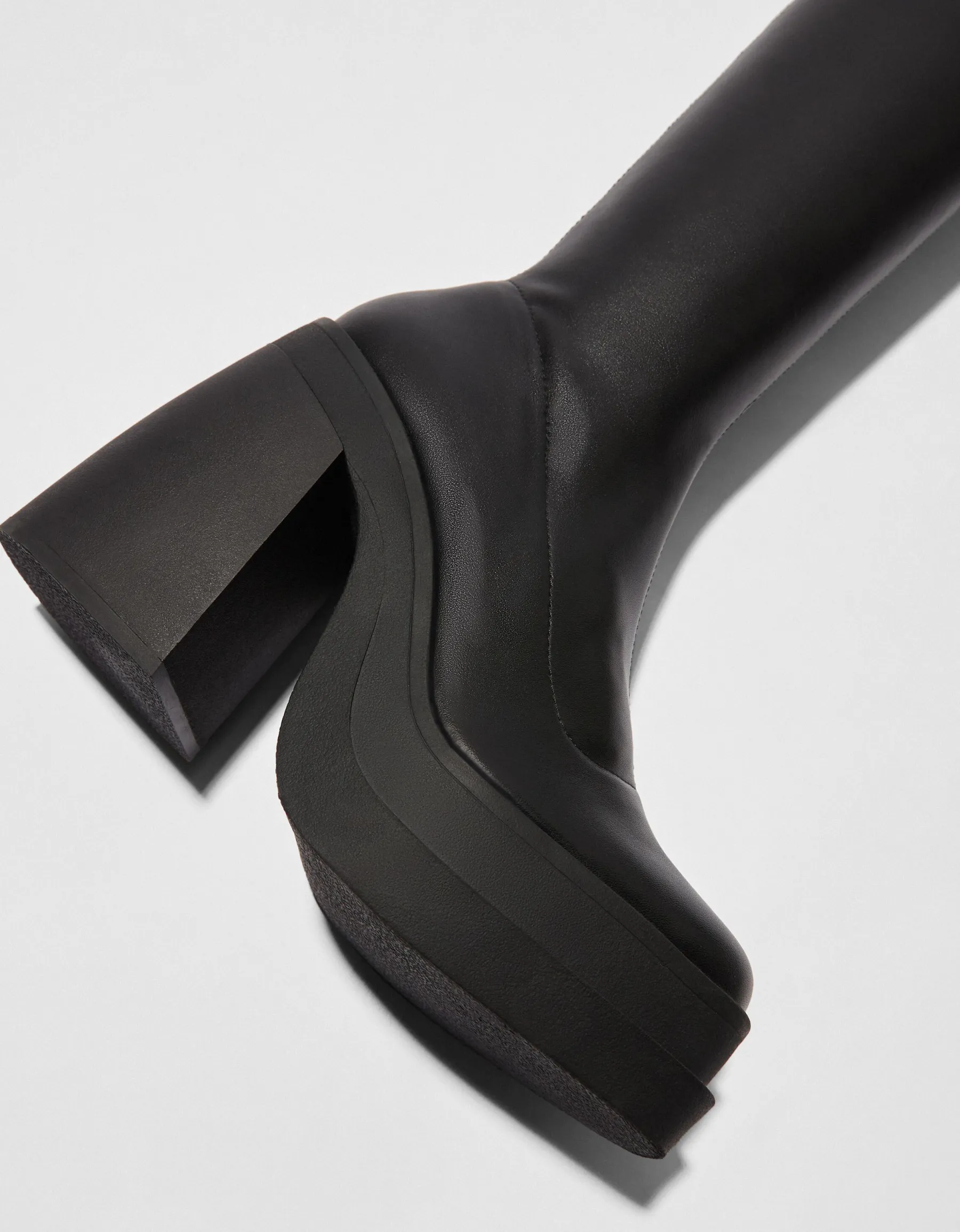 BERSHKA Bottines talon plateforme moulantes Noir Flash Sale