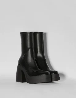 BERSHKA Bottines talon plateforme moulantes Écru Store