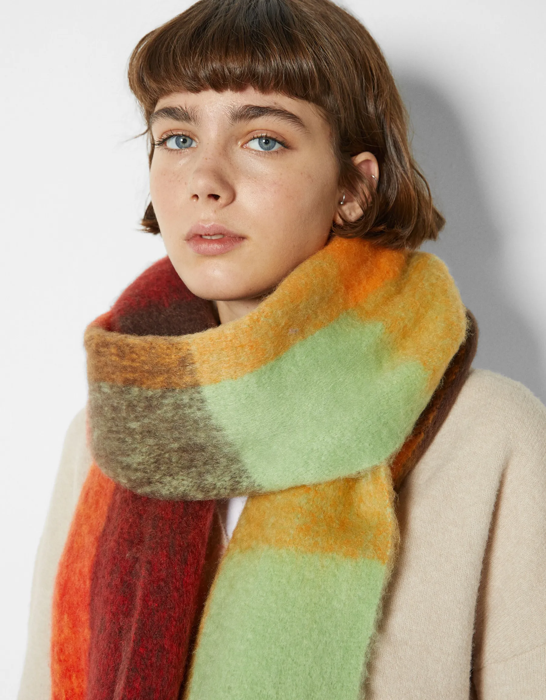 BERSHKA Écharpe à carreaux Marron Shop