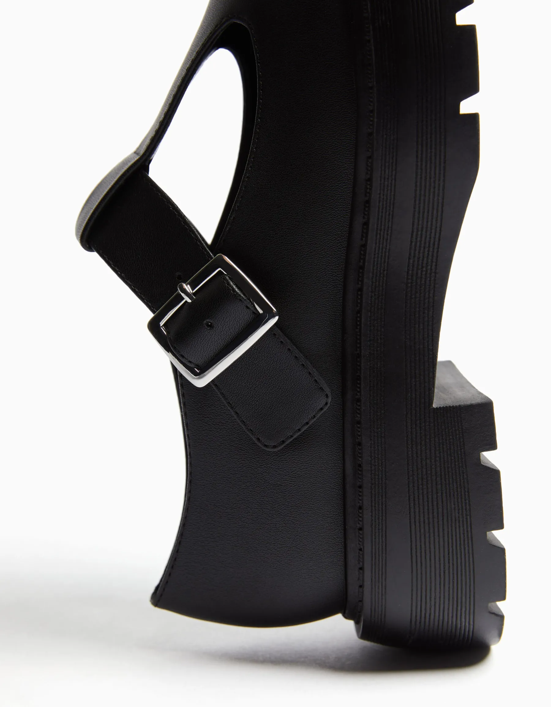 BERSHKA Chaussures plates type Mary Jane Noir Cheap