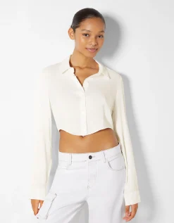 BERSHKA Chemise cropped manches longues moulante satinée Rouge Best Sale