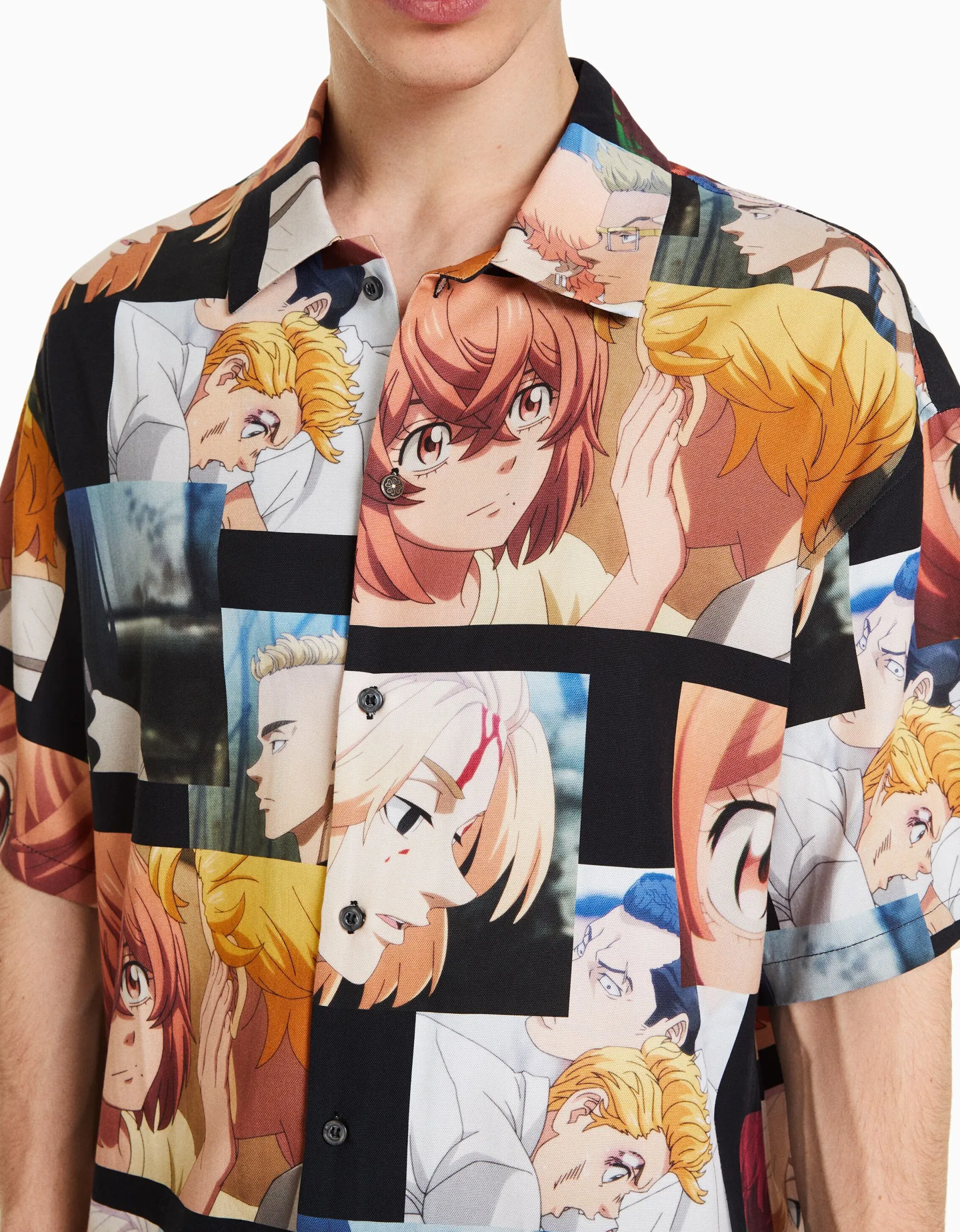 BERSHKA Chemise manches courtes imprimé TOKYO REVENGERS Multicouleur Sale