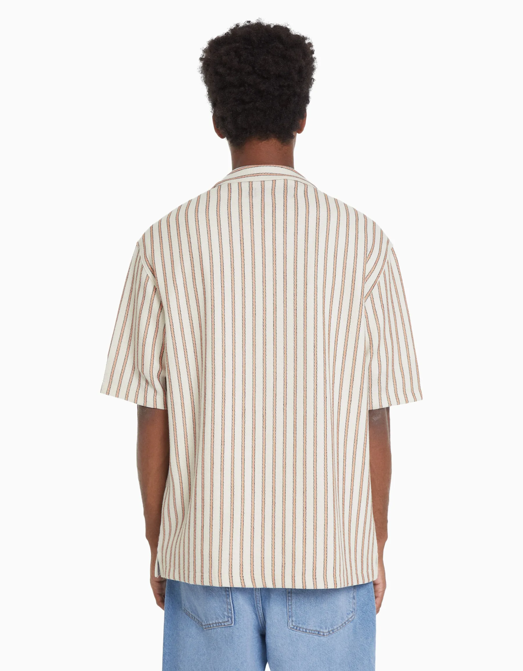 BERSHKA Chemise manches courtes rustique rayures Blanc / Noir Discount