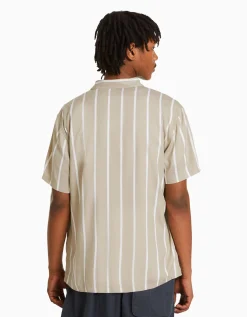 BERSHKA Chemise manches courtes serge rayures Blanc / Noir Discount