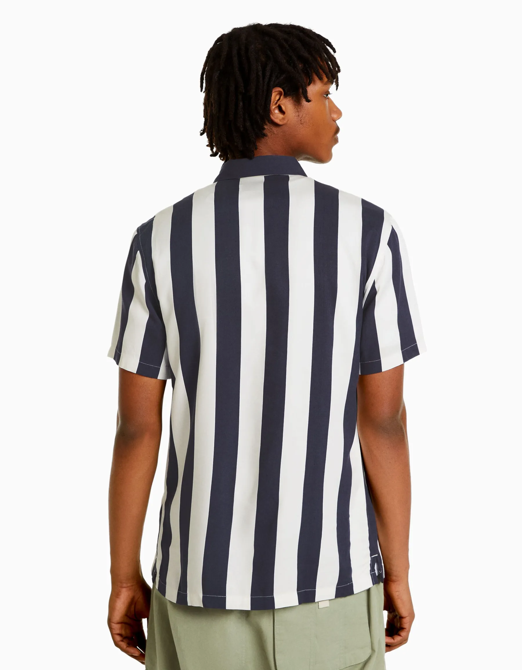 BERSHKA Chemise manches courtes serge rayures Blanc / Noir Discount