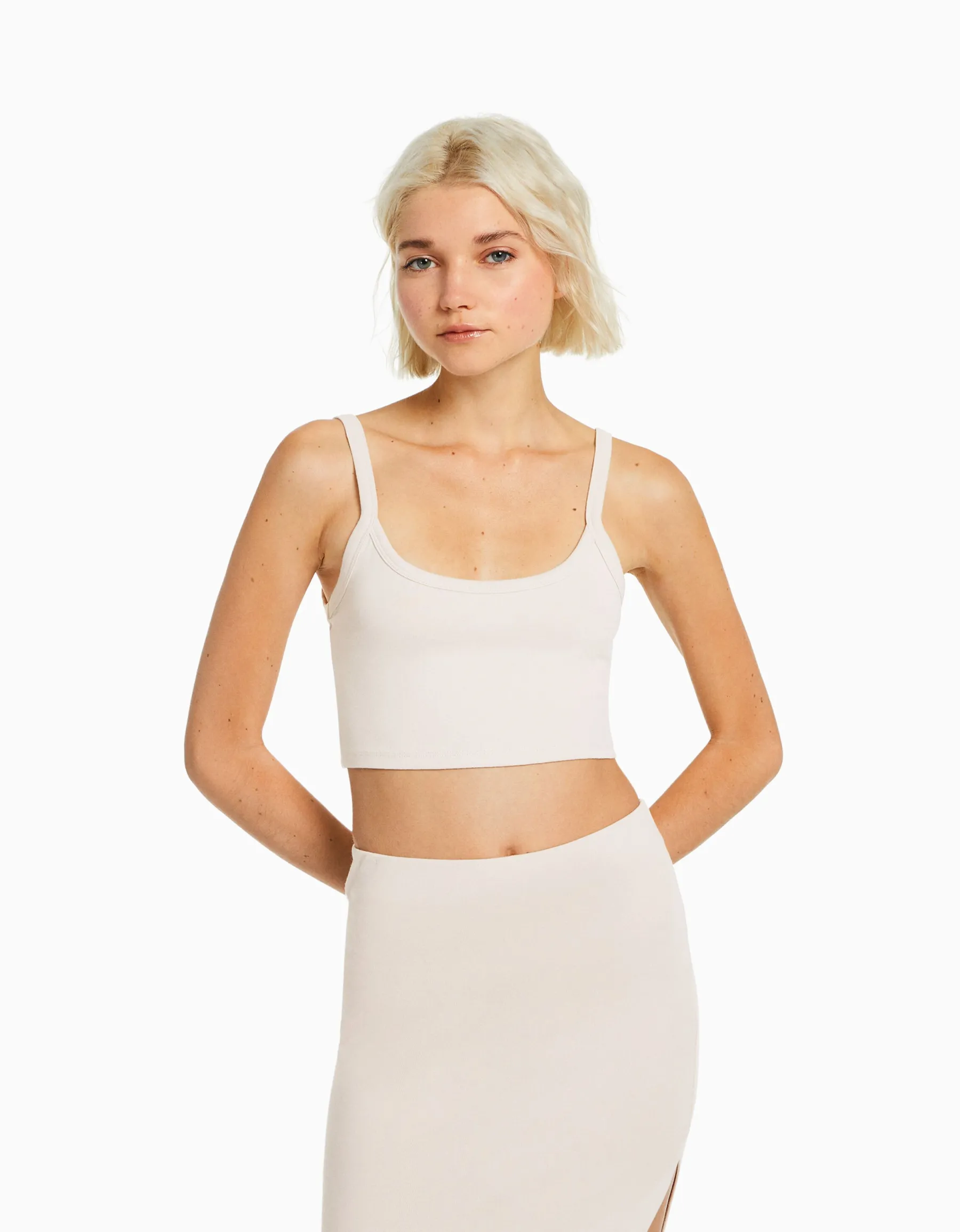 BERSHKA Crop top bretelles larges Sable Flash Sale