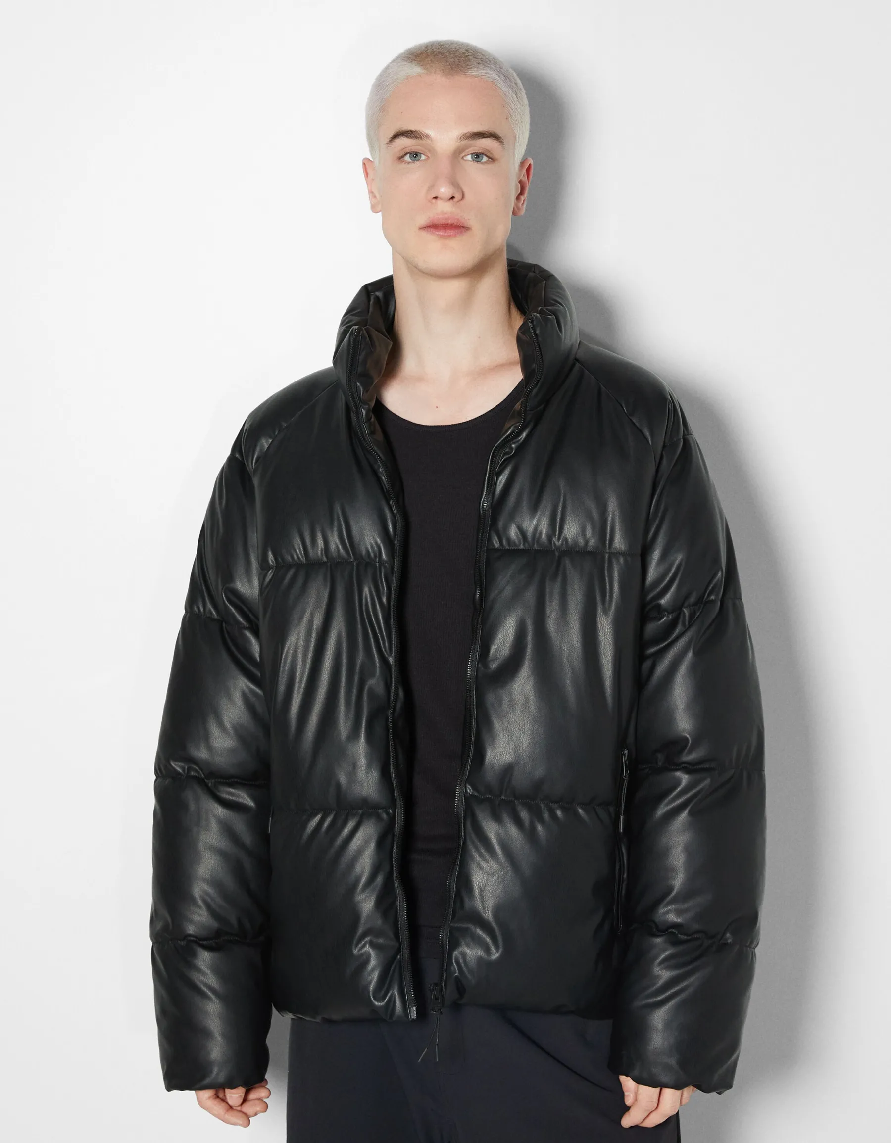 BERSHKA Doudoune en similicuir Noir Fashion