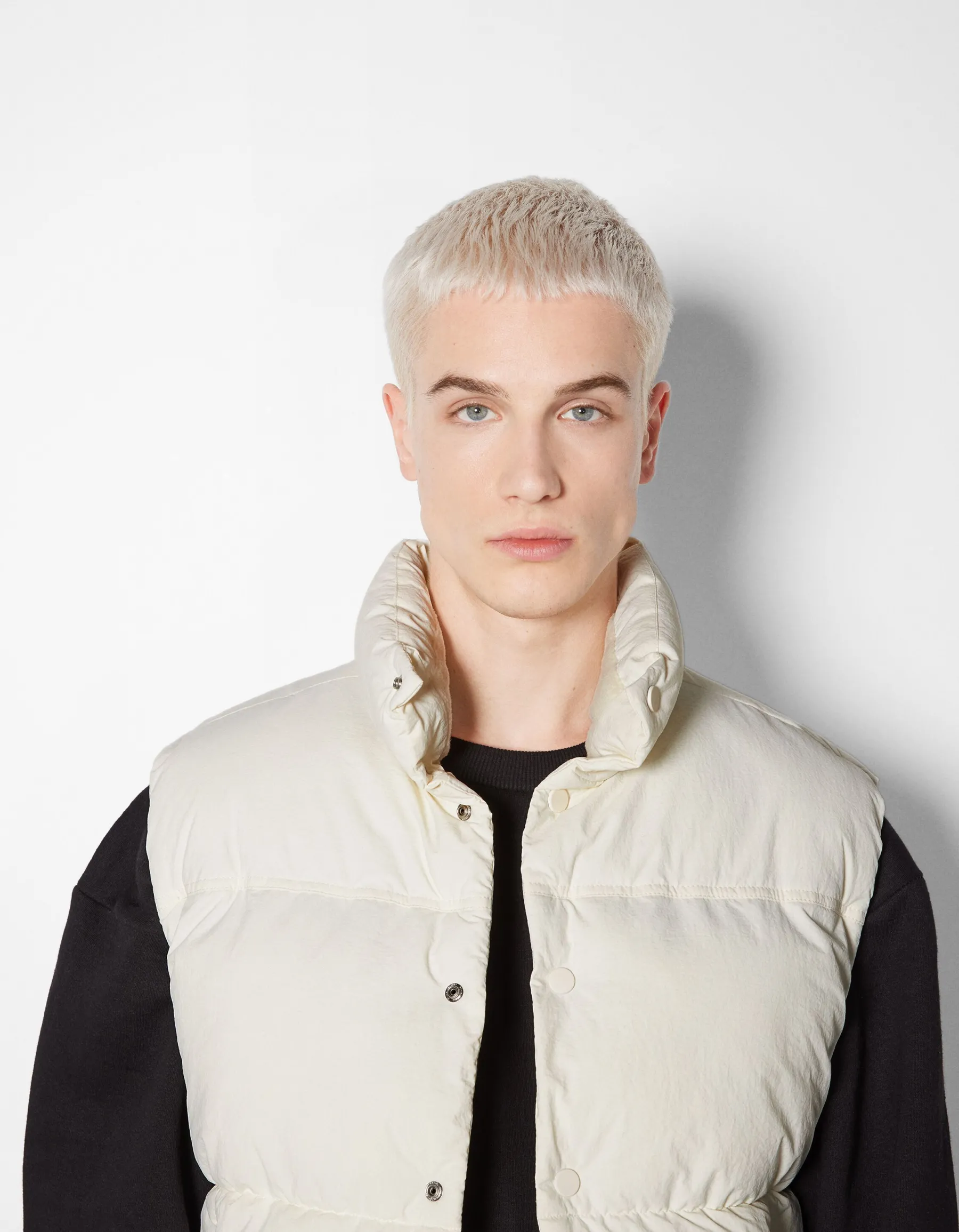 BERSHKA Doudoune sans manches Blanc cassé Flash Sale