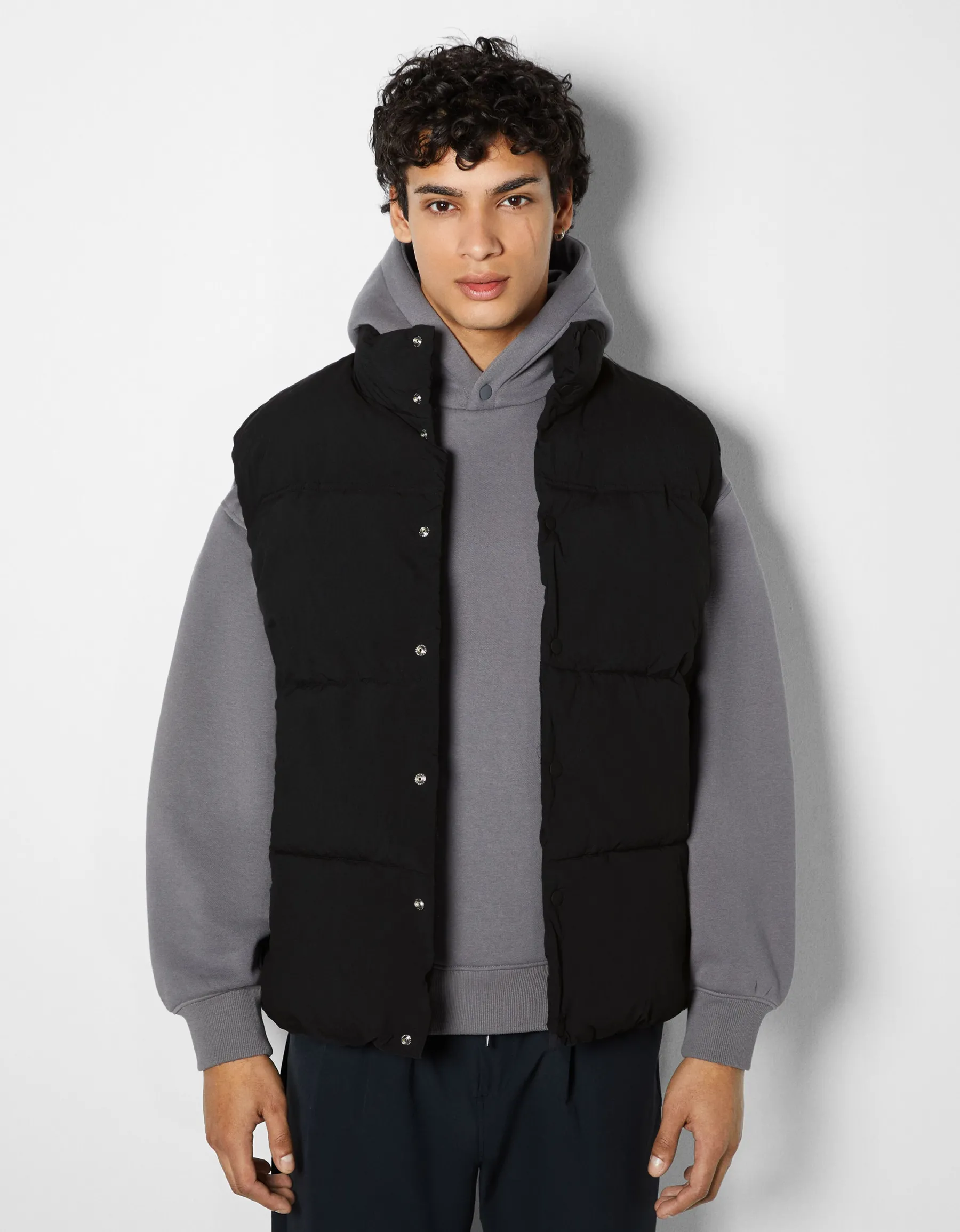BERSHKA Doudoune sans manches Blanc cassé Best