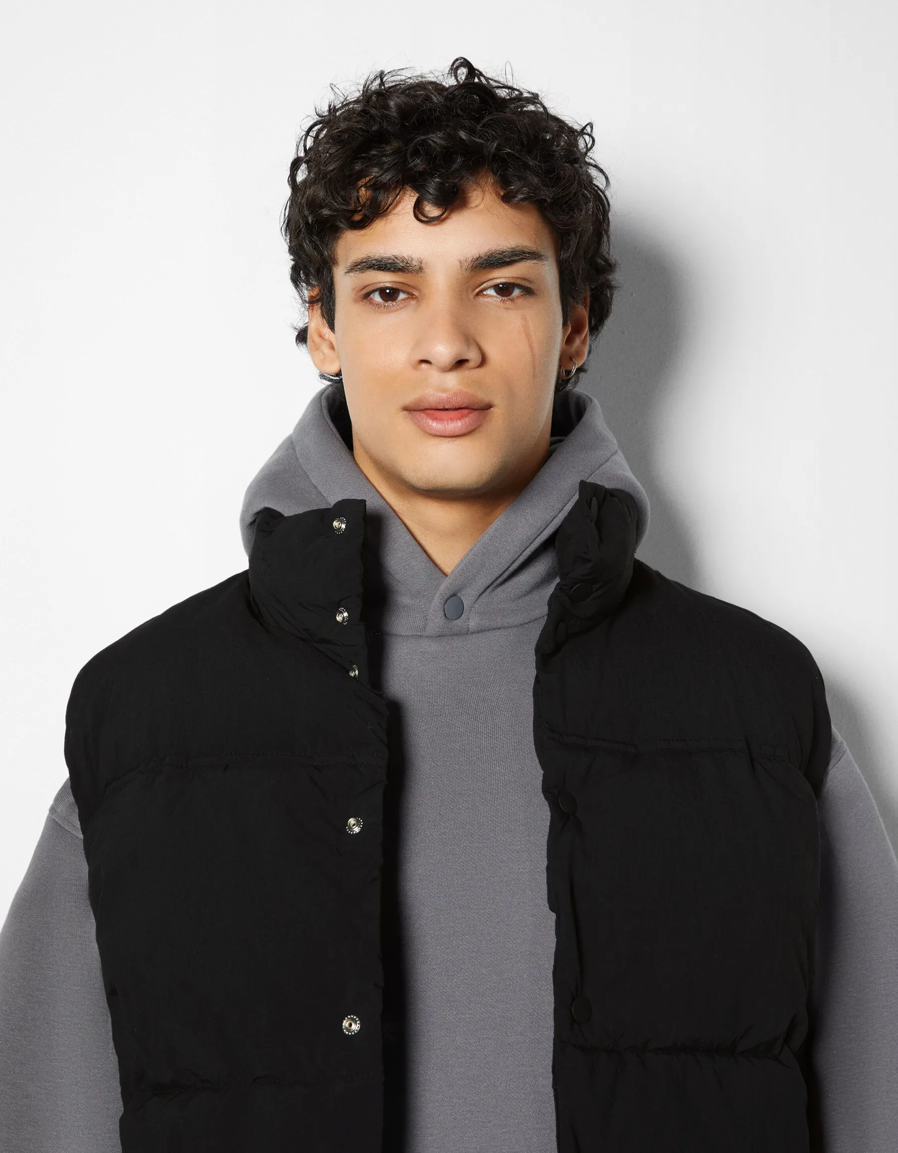 BERSHKA Doudoune sans manches Blanc cassé Best