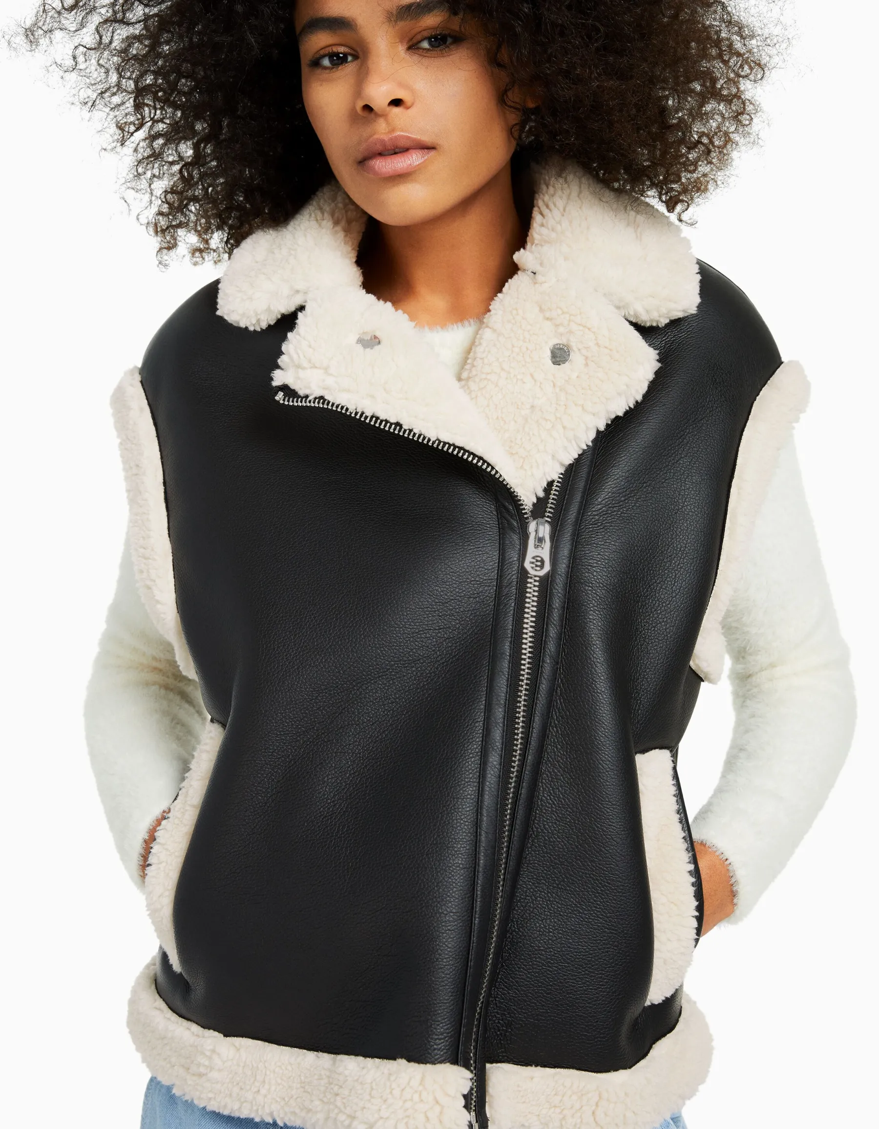 BERSHKA Doudoune sans manches double face similicuir Noir Cheap