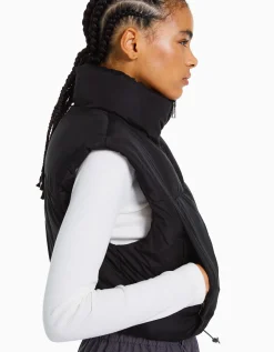 BERSHKA Gilet cropped sans manches effet nylon Violet Clearance