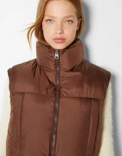 BERSHKA Gilet cropped sans manches effet nylon Violet Flash Sale