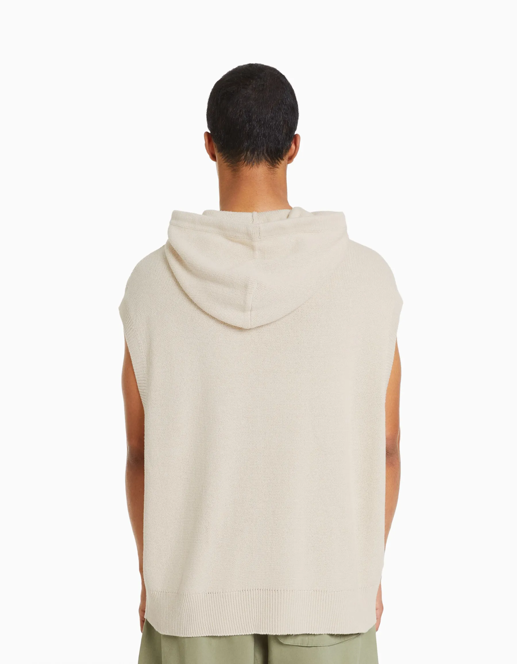 BERSHKA Gilet sans manches capuche maille Écru Hot