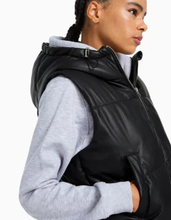 BERSHKA Gilet sans manches capuche similicuir Noir Discount