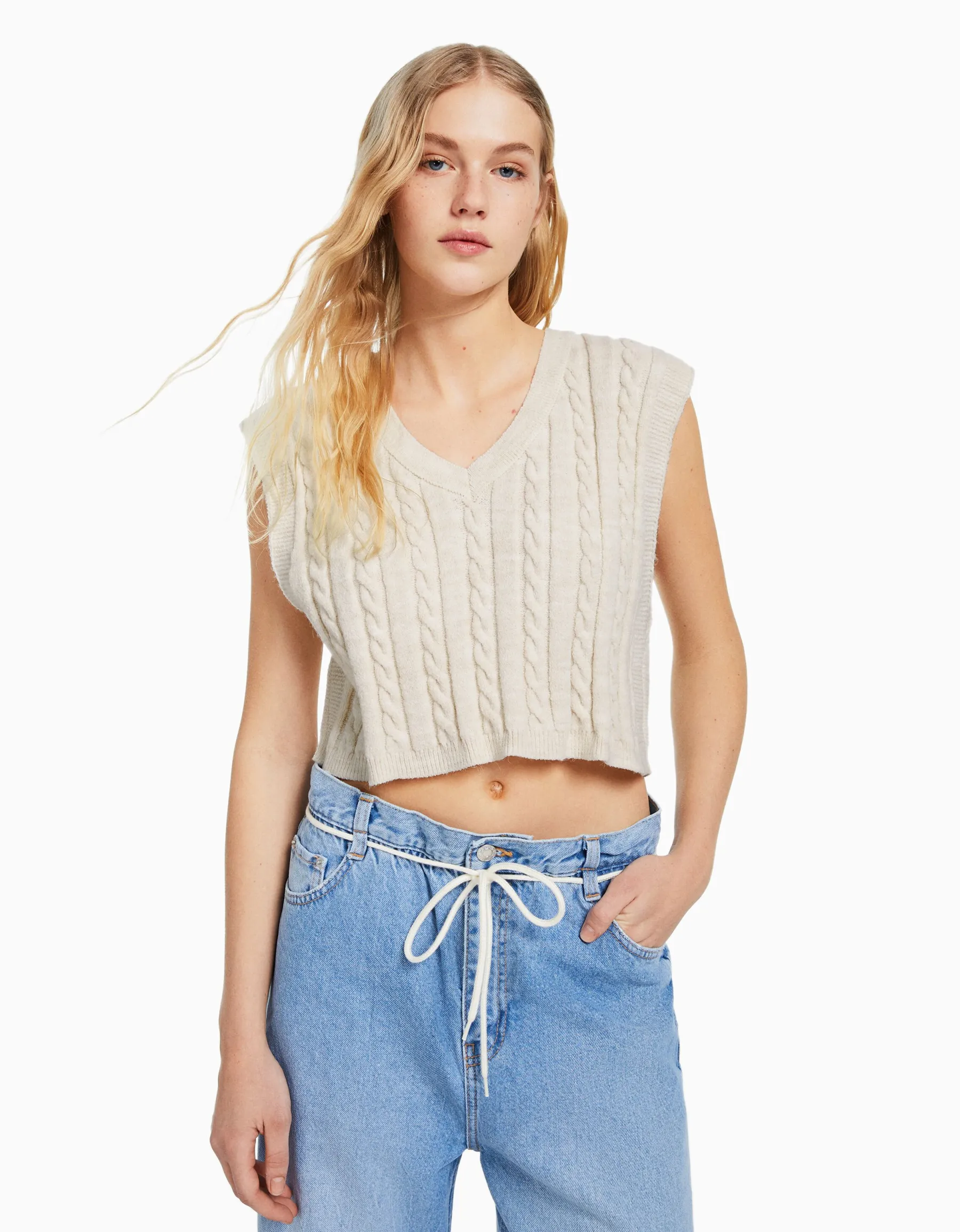 BERSHKA Gilet sans manches col en V Écru Cheap