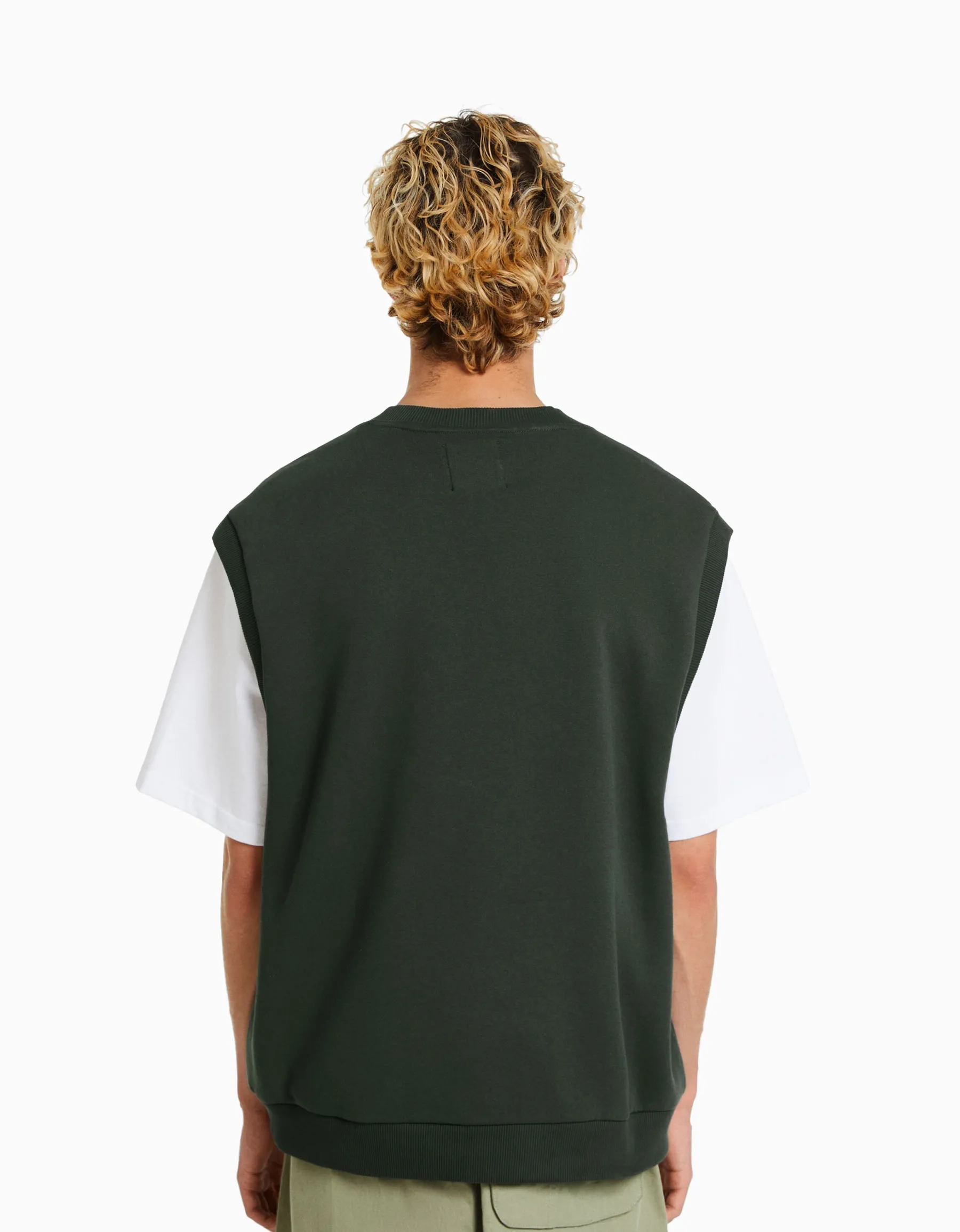BERSHKA Gilet sans manches molleton imprimé Kaki Best